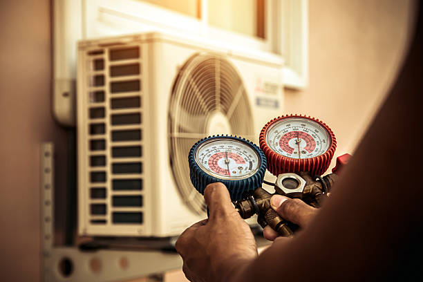 Professional Hvac technician working in Bloomington, NY